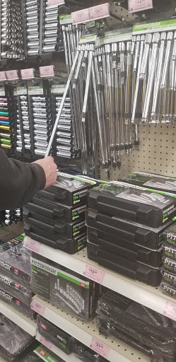 Hardware Store «Harbor Freight Tools», reviews and photos, 2606 Homer Adams Pkwy, Alton, IL 62002, USA