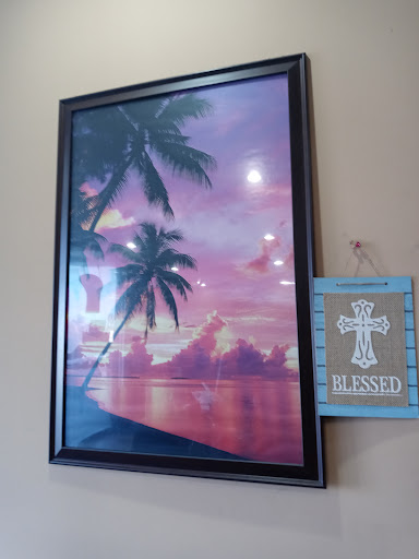 Beauty Salon «8 Cuts Hair Salon», reviews and photos, 159 S Telegraph Rd, Pontiac, MI 48341, USA