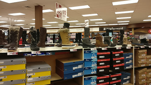 Shoe Store «Famous Footwear», reviews and photos, 371 Putnam Pike, Smithfield, RI 02917, USA