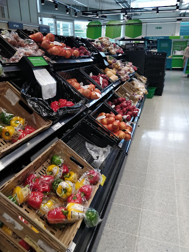 Comments and reviews of Asda Alsager Supermarket
