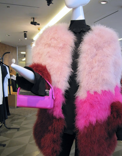 Department Store «Barneys New York, Chicago», reviews and photos, 15 E Oak St, Chicago, IL 60611, USA