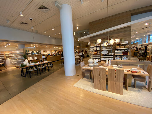Furniture Store «Crate and Barrel», reviews and photos, 555 Bellevue Way NE, Bellevue, WA 98004, USA