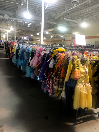 Thrift Store «Arizona Ave & Pecos Goodwill Retail Store & Donation Center», reviews and photos