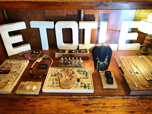 Vintage Clothing Store «Etoile Boutique», reviews and photos, 2424 E Robinson St, Orlando, FL 32803, USA