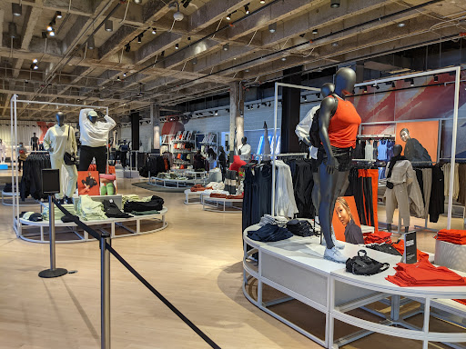 Clothing Store «Nike Lenox», reviews and photos, 3393 Peachtree Rd, Atlanta, GA 30326, USA