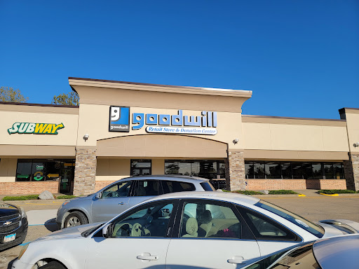 Goodwill Retail Store of Cape Girardeau, 250 S Silver Springs Rd, Cape Girardeau, MO 63703, USA, Thrift Store