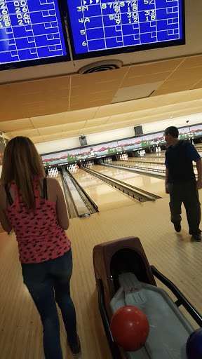 Bowling Alley «Hobart Lanes», reviews and photos, 99 S Hobart Rd, Hobart, IN 46342, USA