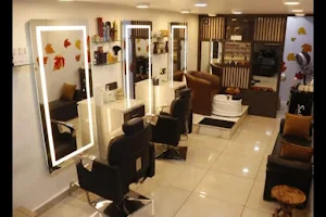 Meenakshi Beauty Salon image