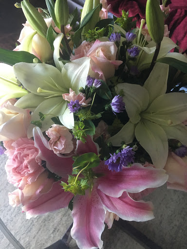 Florist «Artistic East Orlando Florist», reviews and photos, 9906 E Colonial Dr, Orlando, FL 32817, USA