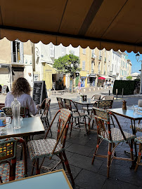 Atmosphère du Restaurant Le Café Brun à Antibes - n°3