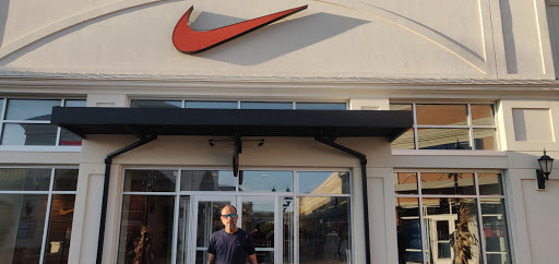 Clothing Store «Nike Factory Store», reviews and photos, 1155 Buck Creek Rd, Simpsonville, KY 40067, USA