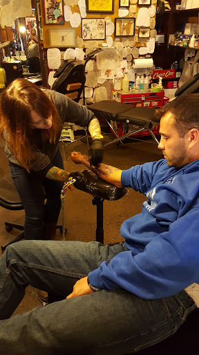 Tattoo Shop «The Mercy Seat», reviews and photos, 210 E 16th St, Kansas City, MO 64108, USA