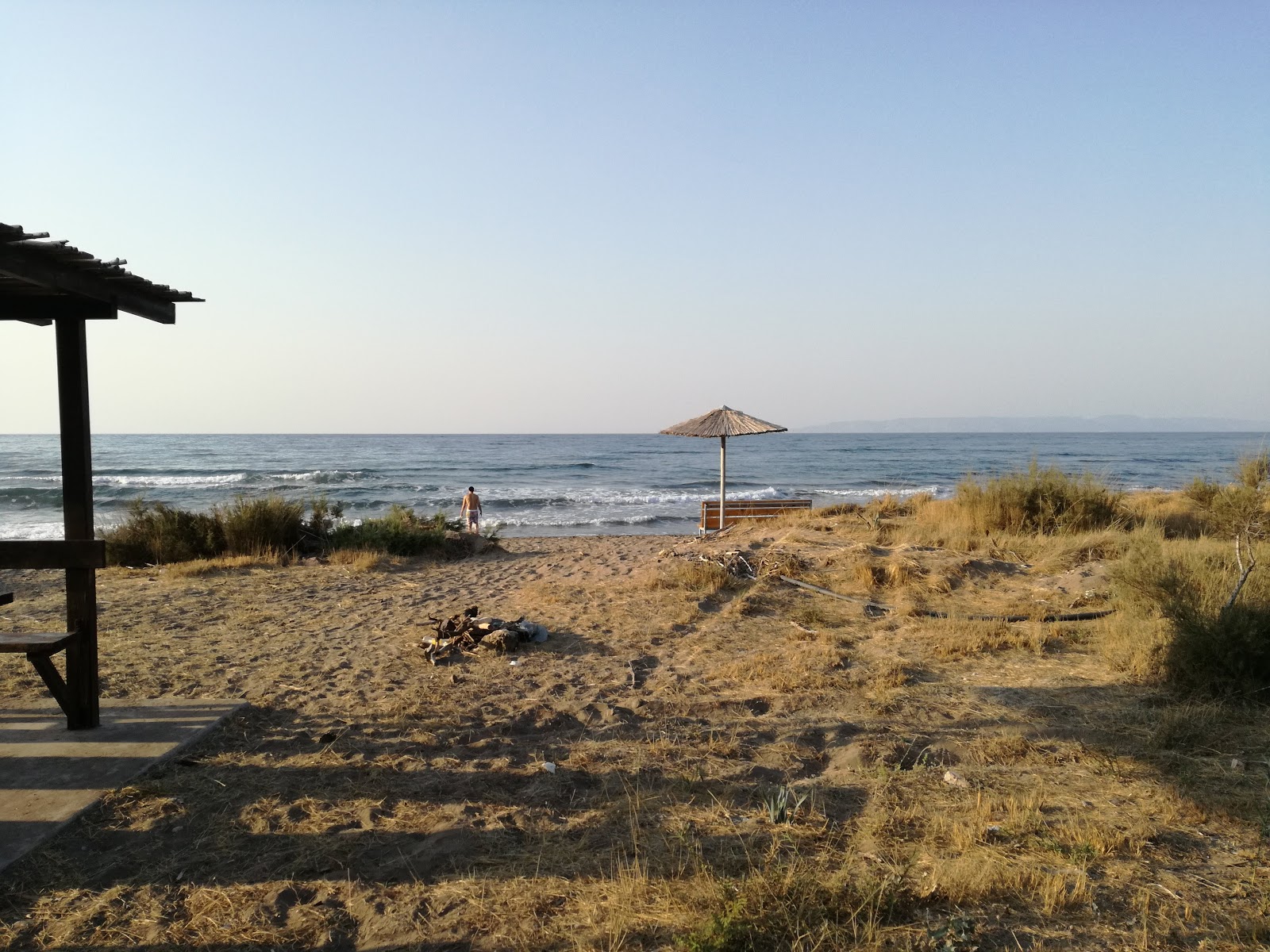 Foto von Kampos beach und seine wunderschöne Landschaft