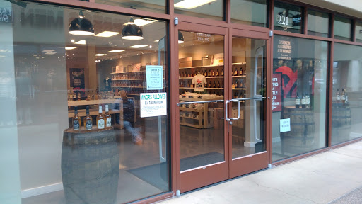 Shopping Mall «Woodburn Premium Outlets», reviews and photos, 1001 N Arney Rd, Woodburn, OR 97071, USA