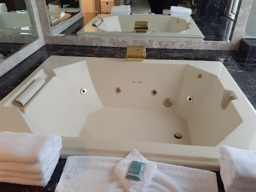 Hotel «Caesars Atlantic City», reviews and photos, 2100 Pacific Ave, Atlantic City, NJ 08401, USA