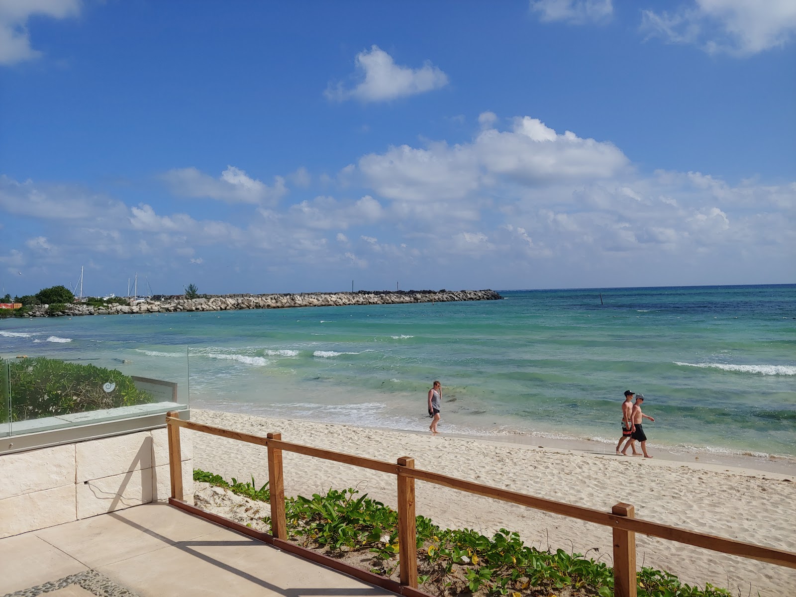 Grand Riviera Cancun的照片 带有碧绿色纯水表面