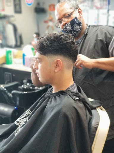 Barber Shop «20 and out barber shop», reviews and photos, 32871 Schoenherr Rd, Warren, MI 48088, USA