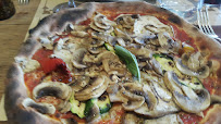 Pizza du Pizzeria Villa Lidia à Vaucresson - n°8