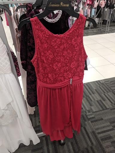 Shopping Mall «Rivercrest Shopping Center», reviews and photos, 13120 Rivercrest Dr, Crestwood, IL 60445, USA