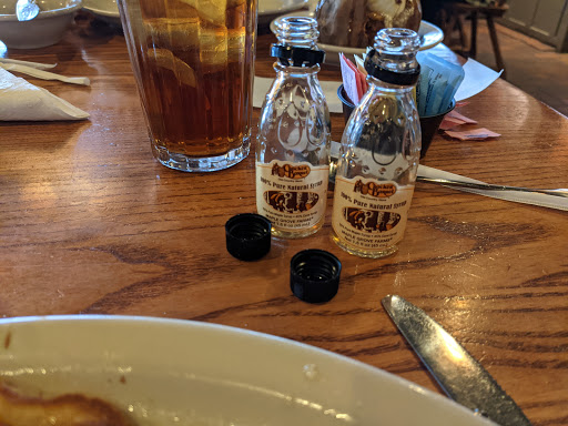 American Restaurant «Cracker Barrel Old Country Store», reviews and photos, 2012 E 59th St, Anderson, IN 46013, USA