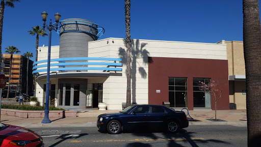 Sporting Goods Store «Big 5 Sporting Goods - Long Beach (4Th Street)», reviews and photos, 205 E 4th St B-115, Long Beach, CA 90802, USA