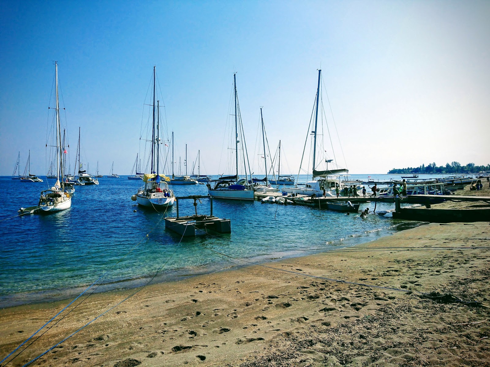 Φωτογραφία του Medana Dewi Bahari Beach παροχές περιοχής