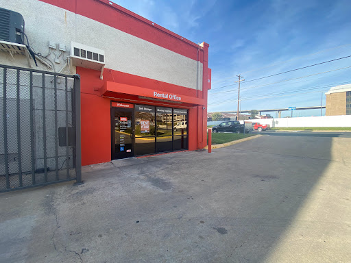 Self-Storage Facility «Public Storage», reviews and photos, 937 Reinli St, Austin, TX 78751, USA