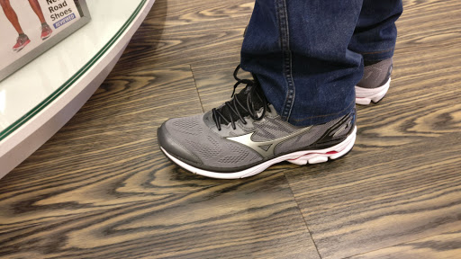 Sporting Goods Store «Running Wild», reviews and photos, 2563 E Sunrise Blvd, Fort Lauderdale, FL 33304, USA