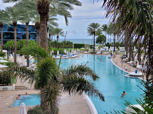Shopping Mall «Fontainebleau Shops», reviews and photos, 4441 Collins Ave, Miami Beach, FL 33140, USA