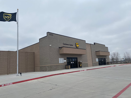 Shipping and Mailing Service «UPS Customer Center», reviews and photos, 379 Exchange Dr, Arlington, TX 76011, USA