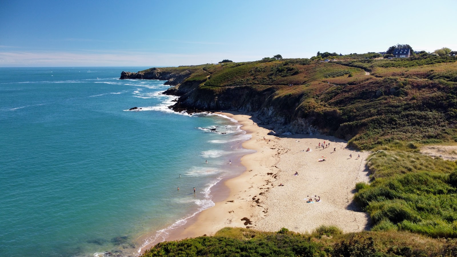 Foto von Plage du Saussaye mit kleine bucht