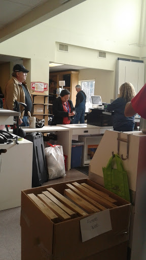 Thrift Store «Sister Carmen Community Center Thrift Store - Shop 9am-6pm, Donate 9am-5pm», reviews and photos