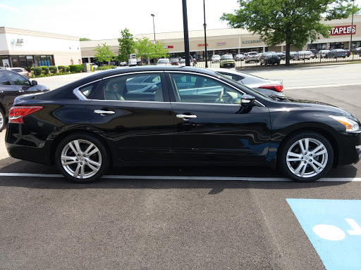 Used Car Dealer «Motor World», reviews and photos, 550 Roosevelt Rd, Glen Ellyn, IL 60137, USA