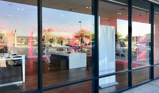 Cell Phone Store «T-Mobile», reviews and photos, 4830 Wilson Rd #200, Humble, TX 77396, USA