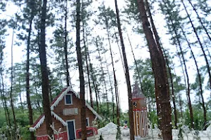 Taman Pinus Rejasa image