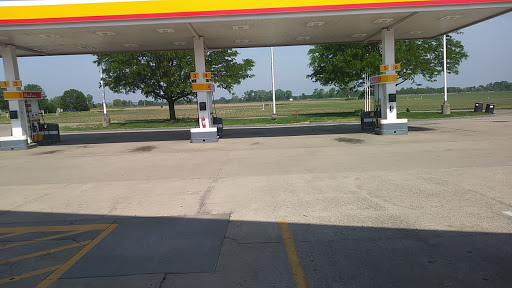 Liquor Store «Red Roof Liquor & Lottery», reviews and photos, 301 S Port Dr, Columbia, IL 62236, USA