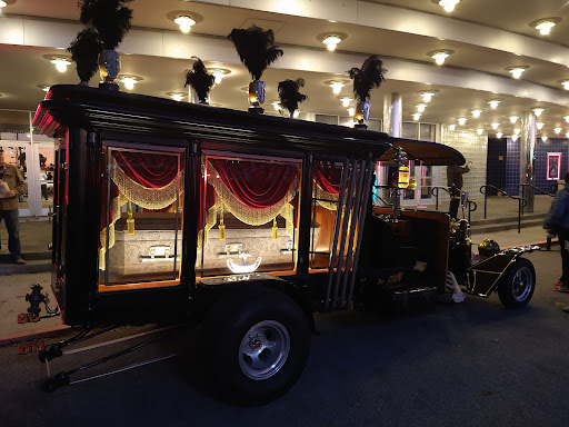 Movie Theater «B&B Theatres Shawnee 18», reviews and photos, 16301 Midland Dr, Shawnee, KS 66217, USA