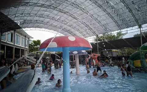 Telogo Sewu Swimming Pool & Outbound image