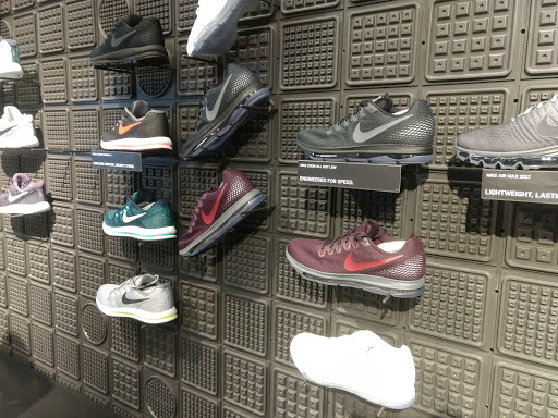 Clothing Store «Nike San Francisco», reviews and photos, 278 Post St, San Francisco, CA 94108, USA