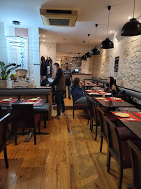Atmosphère du Restaurant coréen Sambuja - Restaurant Coréen 삼부자 식당 à Paris - n°11