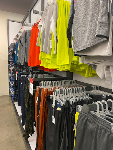 Clothing Store «Old Navy», reviews and photos, 485 River Rd, Edgewater, NJ 07020, USA