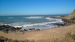 Foto von Praia de Vale Pombas mit sehr sauber Sauberkeitsgrad