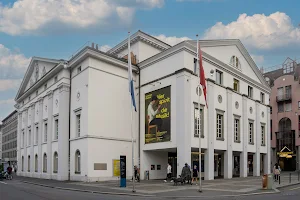 Luzerner Theater image