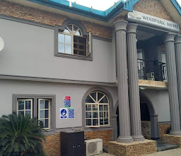 KENDALLAS HOTEL AND SUITES IDIMU photo