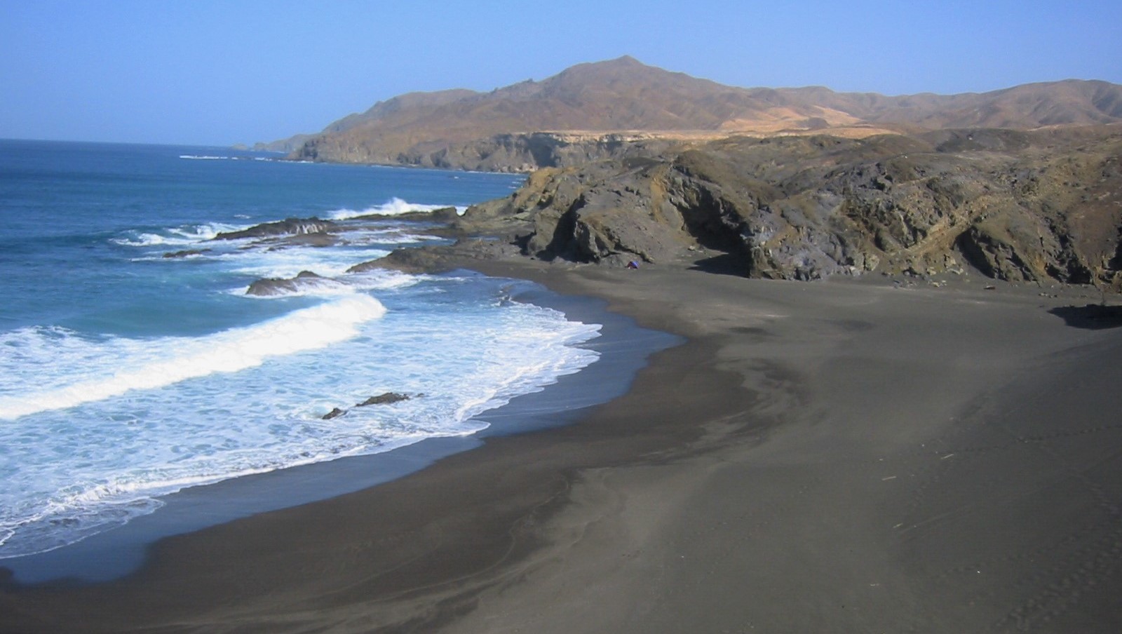 Foto von Playa Negras II mit reines blaues Oberfläche