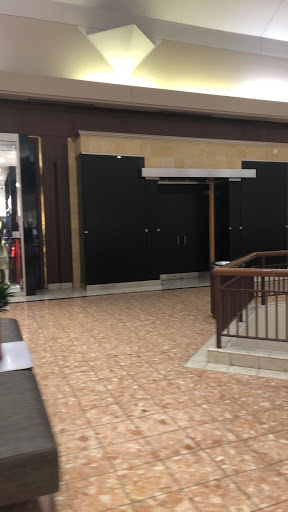 Hair Salon «Regis Salon», reviews and photos, 2490 St Louis Galleria St, Richmond Heights, MO 63117, USA