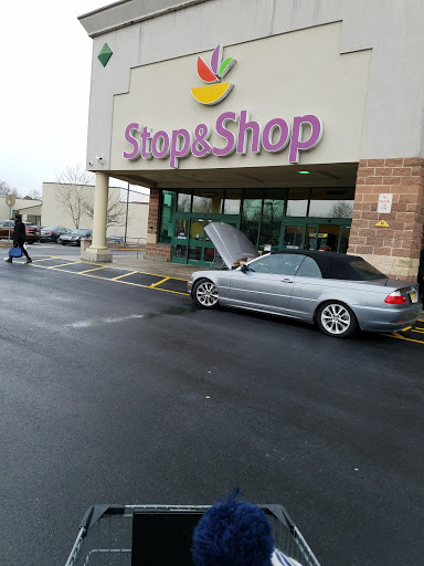 Supermarket «Stop & Shop Supermarket», reviews and photos, 665 American Legion Dr, Teaneck, NJ 07666, USA