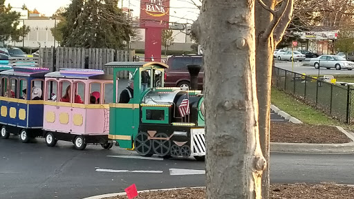 Water Park «Niles Prk District Oasis Waterpark», reviews and photos, 7877 N Milwaukee Ave, Niles, IL 60714, USA