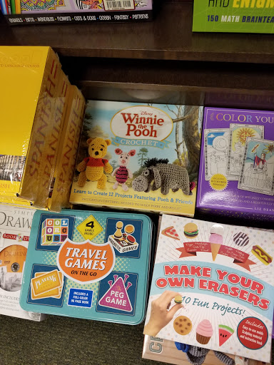 Book Store «Barnes & Noble», reviews and photos, 4935 S 76th St, Greenfield, WI 53220, USA