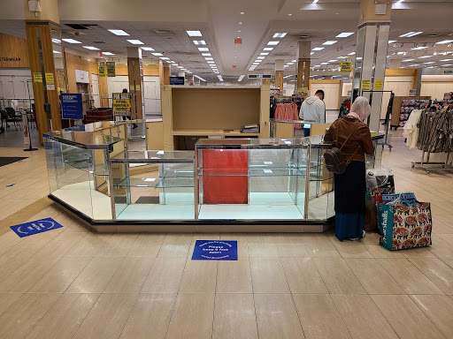 Department Store «Century 21 Department Store», reviews and photos, 61-35 Junction Blvd, Rego Park, NY 11374, USA